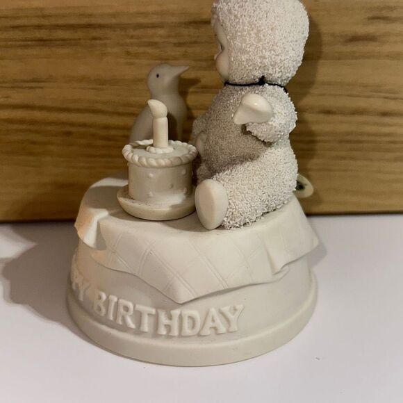 Department 56 Snowbabies Happy Birthday ‘Its My Party’ Music Box - Picture 5 of 8